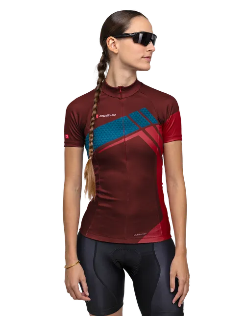 Nuestro/a modelo mide 175 cm  y lleva la talla  S3