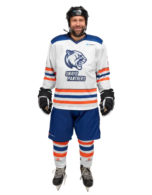 Nuestro/a modelo mide 175 cm  y lleva la talla  L