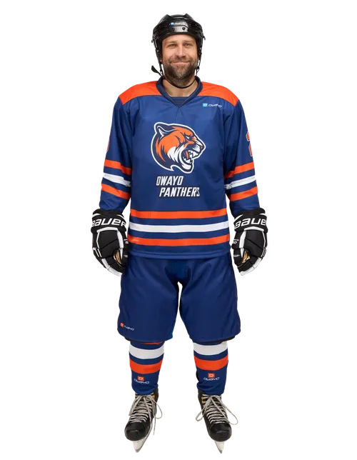 Nuestro/a modelo mide 175 cm  y lleva la talla  L