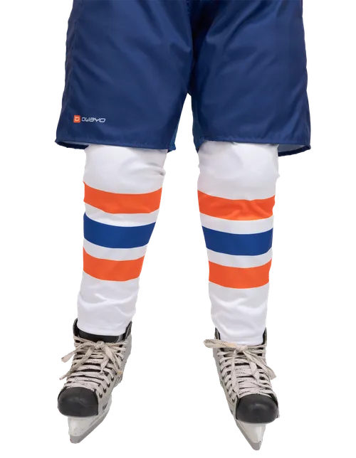 Nuestro/a modelo mide 175 cm  y lleva la talla  L